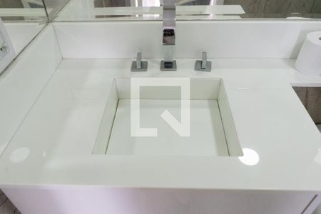 Apartamento à venda com 45m², 2 quartos e 1 vaga Apartamento à venda com 45m², 2 quartos e 1 vagaBanheiro