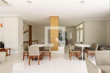 Apartamento à venda com 123m², 4 quartos e 2 vagasCondomínio - Salão de Festas 