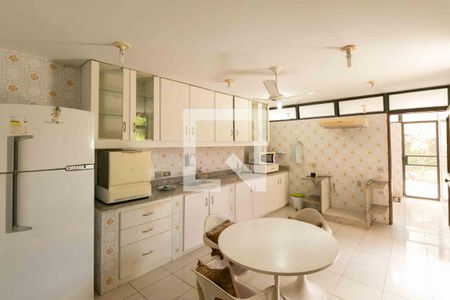 Casa para alugar com 1240m², 3 quartos e 8 vagasCozinha