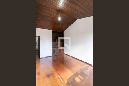 Casa para alugar com 1240m², 3 quartos e 8 vagasSuite