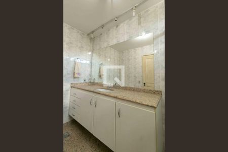 Casa para alugar com 1240m², 3 quartos e 8 vagasBanheiro Suite