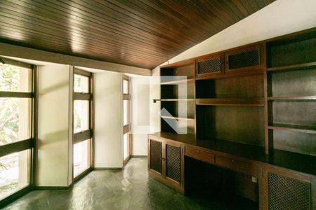 Casa para alugar com 1240m², 3 quartos e 8 vagasEscritório