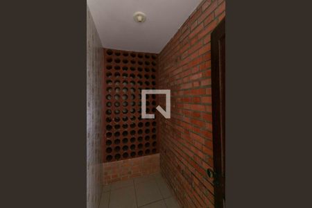 Casa para alugar com 1240m², 3 quartos e 8 vagasAdega