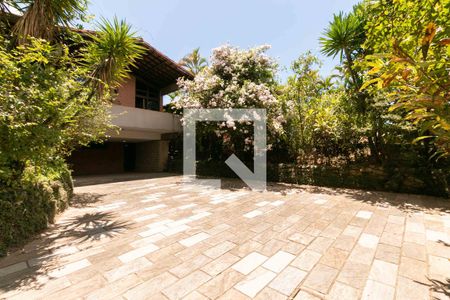 Casa para alugar com 1240m², 3 quartos e 8 vagasÁrea Externa