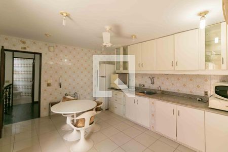 Casa para alugar com 1240m², 3 quartos e 8 vagasCozinha