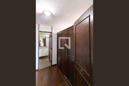 Casa para alugar com 1240m², 3 quartos e 8 vagasCloset