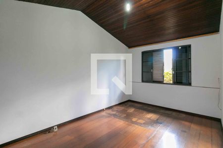 Casa para alugar com 1240m², 3 quartos e 8 vagasSuite