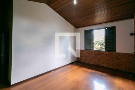 Casa para alugar com 1240m², 3 quartos e 8 vagasQuarto 1