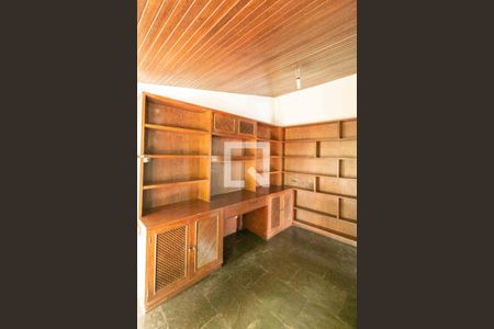 Casa para alugar com 1240m², 3 quartos e 8 vagasEscritório