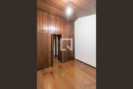 Casa para alugar com 1240m², 3 quartos e 8 vagasQuarto 2