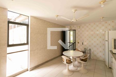 Casa para alugar com 1240m², 3 quartos e 8 vagasCozinha