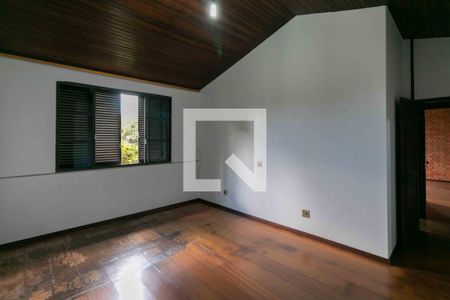 Casa para alugar com 1240m², 3 quartos e 8 vagasSuite