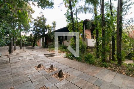 Casa para alugar com 1240m², 3 quartos e 8 vagasÁrea Externa