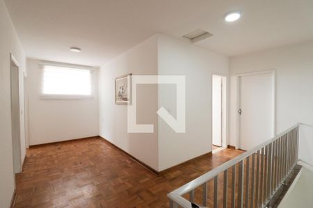 Casa à venda com 300m², 3 quartos e 4 vagasHall