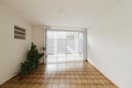 Casa à venda com 300m², 3 quartos e 4 vagasÁrea de Serviço