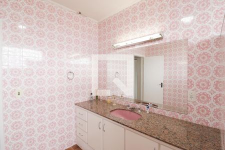 Casa à venda com 300m², 3 quartos e 4 vagasBanheiro 1