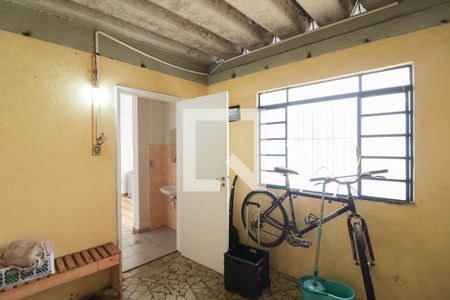 Casa à venda com 300m², 3 quartos e 4 vagasBanheiro e Quarto de Serviço
