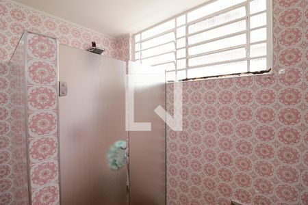 Casa à venda com 300m², 3 quartos e 4 vagasBanheiro 2