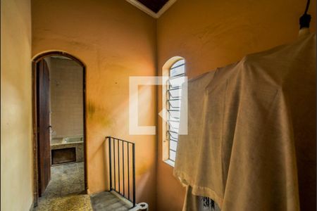 Casa à venda com 280m², 3 quartos e 2 vagasEscada