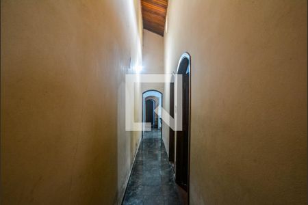 Corredor de casa à venda com 3 quartos, 280m² em Vila Camilópolis, Santo André