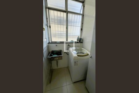 Apartamento à venda com 81m², 3 quartos e 1 vagaÁrea de Serviço