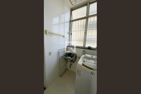 Apartamento à venda com 81m², 3 quartos e 1 vagaÁrea de Serviço