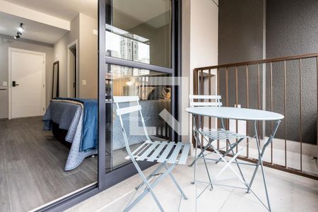 Studio à venda com 30m², 1 quarto e sem vaga Studio à venda com 30m², 1 quarto e sem vagaSacada