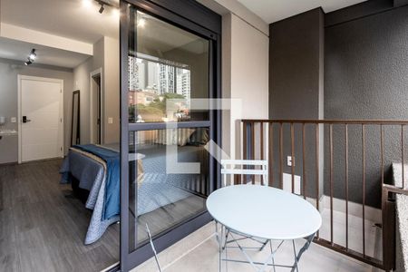 Studio à venda com 30m², 1 quarto e sem vaga Studio à venda com 30m², 1 quarto e sem vagaSacada