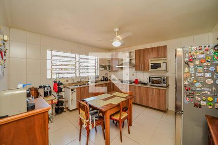 Casa à venda com 172m², 3 quartos e 3 vagasCozinha