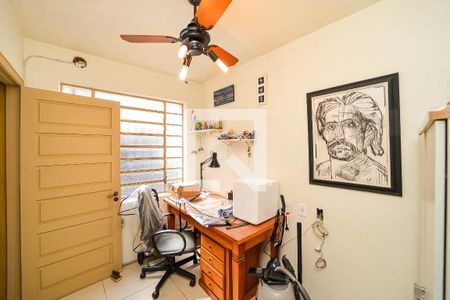 Casa à venda com 172m², 3 quartos e 3 vagasQuarto de Serviço