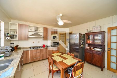 Casa à venda com 172m², 3 quartos e 3 vagasCozinha