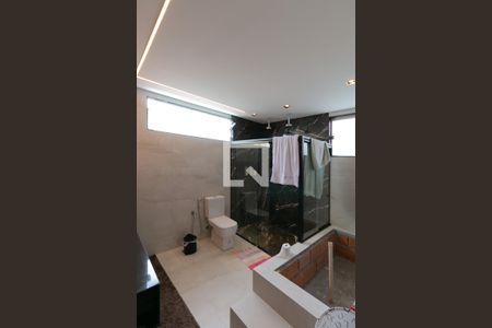 Casa à venda com 360m², 3 quartos e 3 vagasBanheiro Suíte