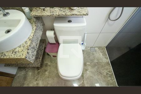 Casa à venda com 250m², 5 quartos e 4 vagas Casa à venda com 250m², 5 quartos e 4 vagasBanheiro