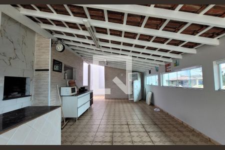 Casa para alugar com 300m², 3 quartos e 4 vagasCobertura