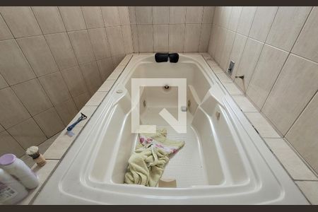 Casa para alugar com 300m², 3 quartos e 4 vagasBanheiro da suíte