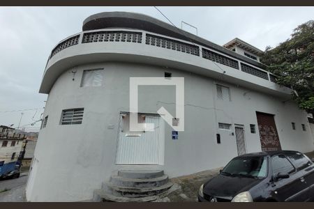 Casa para alugar com 300m², 3 quartos e 4 vagasFachada