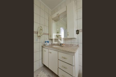 Casa para alugar com 300m², 3 quartos e 4 vagasBanheiro