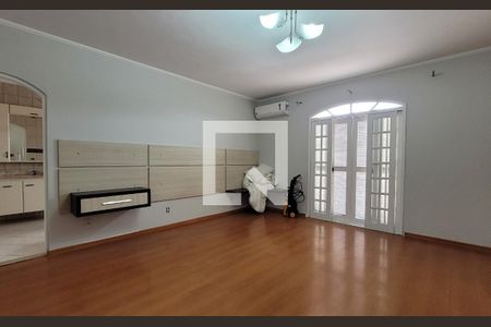 Casa para alugar com 300m², 3 quartos e 4 vagasSuíte 