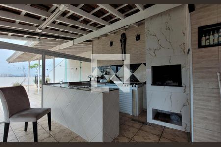 Casa para alugar com 300m², 3 quartos e 4 vagasCobertura