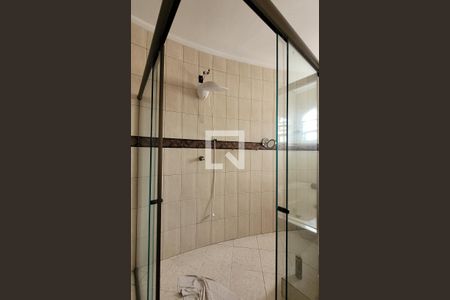 Casa para alugar com 300m², 3 quartos e 4 vagasBanheiro da suíte