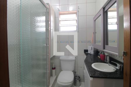 Casa à venda com 200m², 3 quartos e 3 vagasBanheiro do Quarto 1