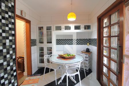 Casa à venda com 200m², 3 quartos e 3 vagasCozinha