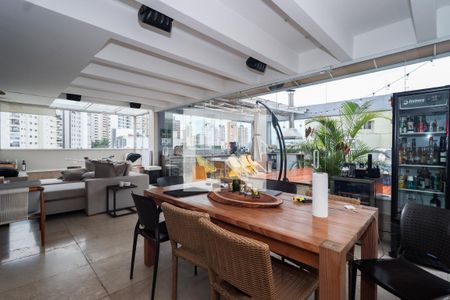 Apartamento à venda com 227m², 3 quartos e 2 vagas Apartamento à venda com 227m², 3 quartos e 2 vagasCobertura