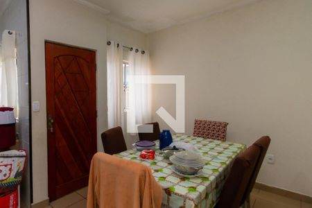 Casa à venda com 195m², 6 quartos e 2 vagas Casa à venda com 195m², 6 quartos e 2 vagasCasa 2 - Sala