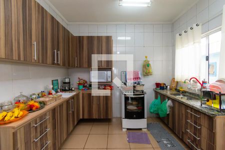 Casa à venda com 195m², 6 quartos e 2 vagas Casa à venda com 195m², 6 quartos e 2 vagasCasa 2 - Cozinha