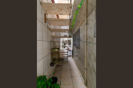 Casa à venda com 195m², 6 quartos e 2 vagas Casa à venda com 195m², 6 quartos e 2 vagasCorredor Externo