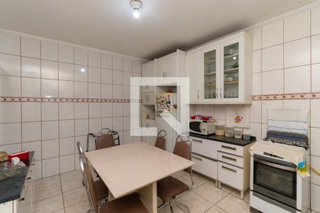 Casa à venda com 195m², 6 quartos e 2 vagas Casa à venda com 195m², 6 quartos e 2 vagasCasa 3 - Cozinha