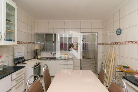 Casa à venda com 195m², 6 quartos e 2 vagas Casa à venda com 195m², 6 quartos e 2 vagasCasa 3 - Cozinha