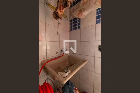 Casa à venda com 195m², 6 quartos e 2 vagas Casa à venda com 195m², 6 quartos e 2 vagasÁrea de Serviço