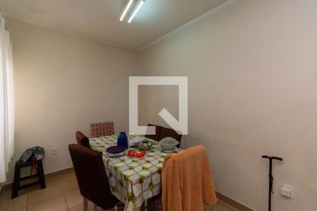 Casa à venda com 195m², 6 quartos e 2 vagas Casa à venda com 195m², 6 quartos e 2 vagasCasa 2 - Sala